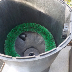 Vortex brush